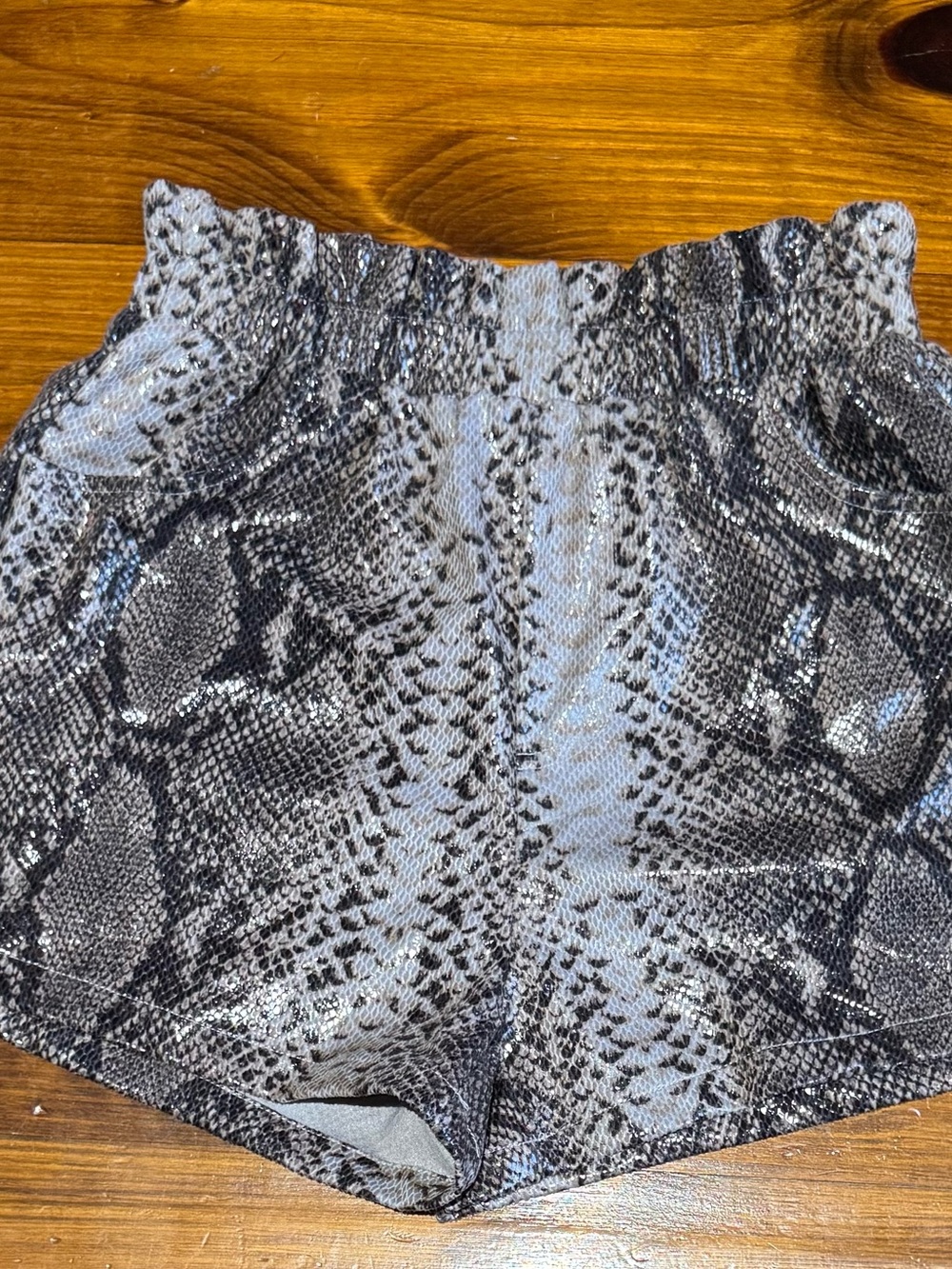 entro Women’s Snake-Print Elastic Waist Bike Shorts - Black & Gray